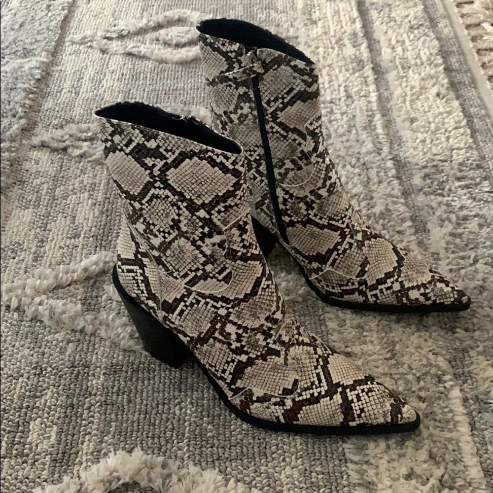 Snake cowboy boots
